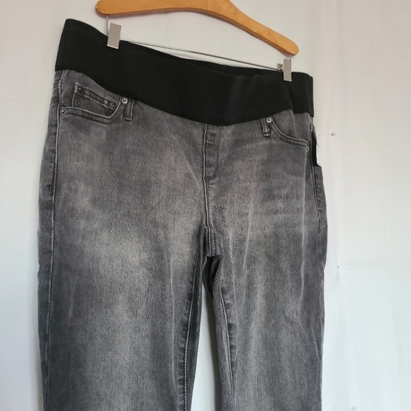 🆕️ Gap Maternity soft Demi Panel True Skinny Jeans SOFT BLACK with whiskering - Picture 5 of 11